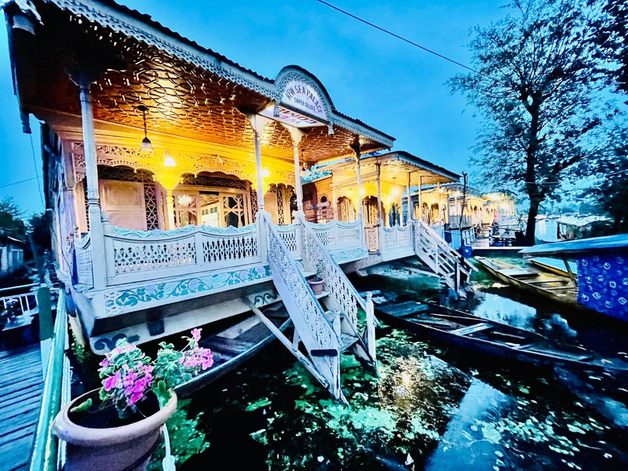 New Sea Palace Houseboats Srīnagar Zewnętrze zdjęcie