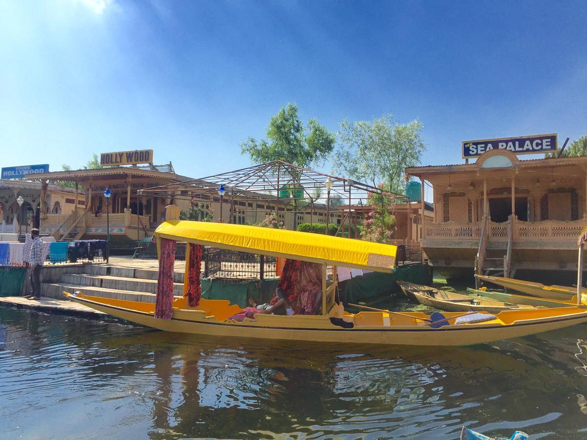 New Sea Palace Houseboats Srīnagar Zewnętrze zdjęcie